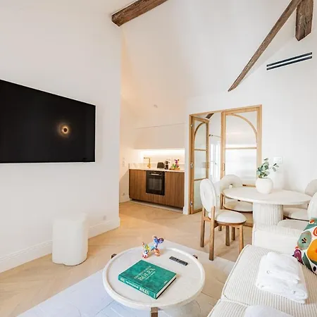 10 New 4 People - Saint-germain Notre-dame * París