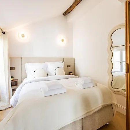 10 New 4 People - Saint-germain Notre-dame