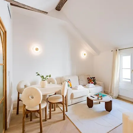 10 New 4 People - Saint-germain Notre-dame شقة *