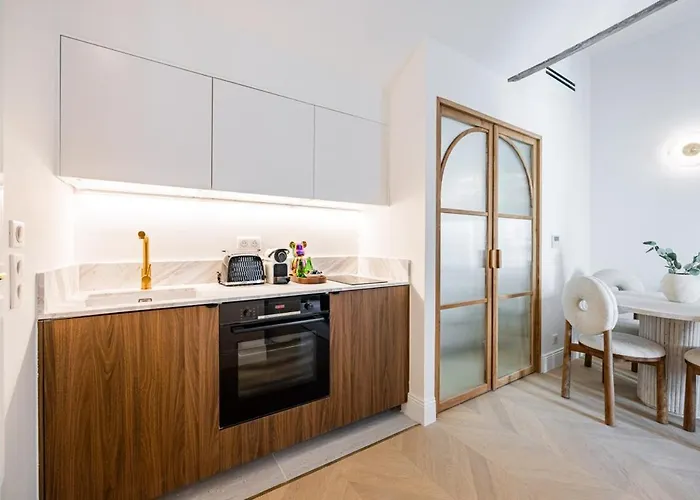 10 New 4 People - Saint-germain Notre-dame